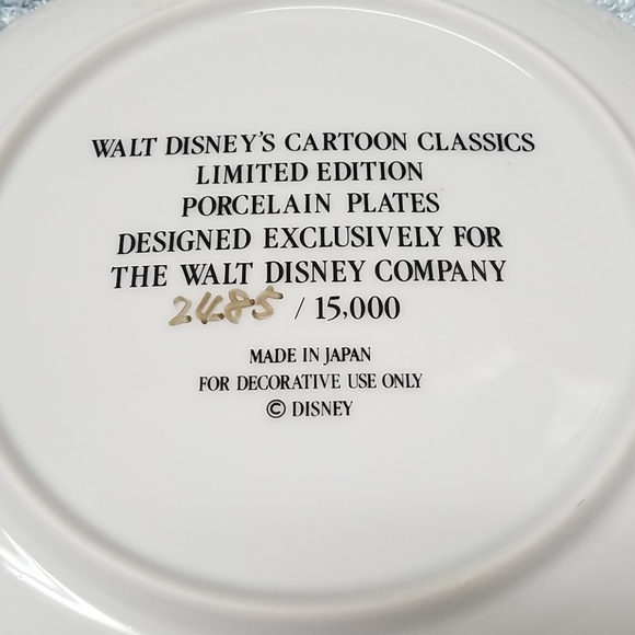 Vintage mickey mouse Collectors plate - Picture 3 of 4
